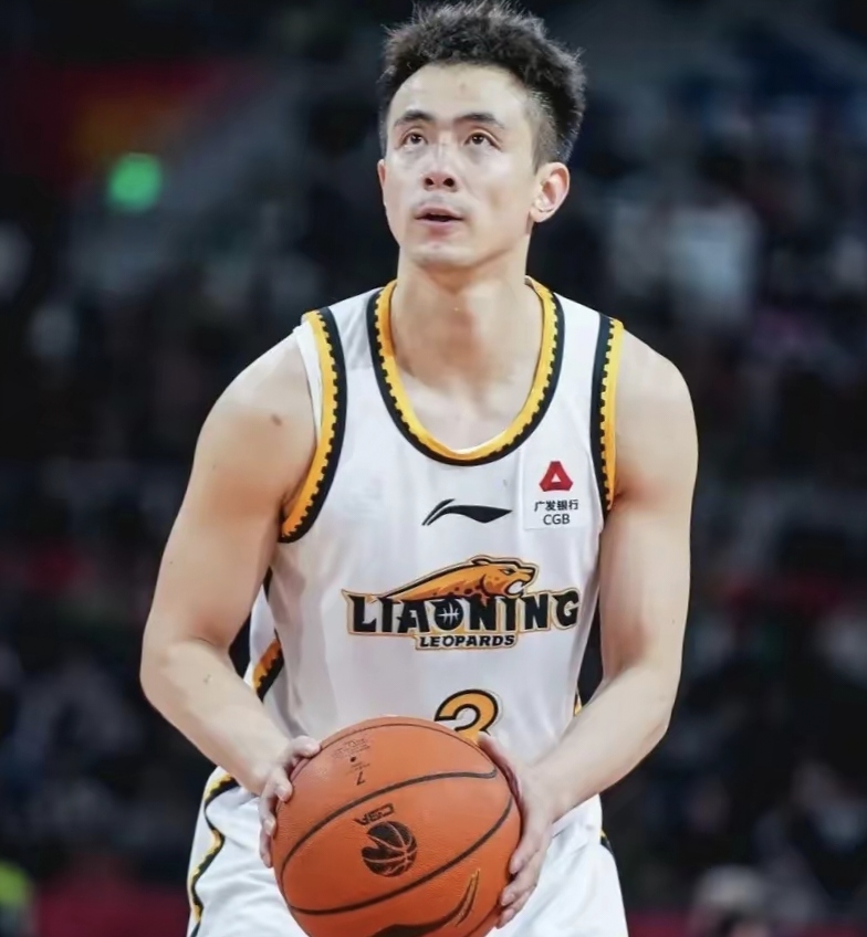 开云体育下载-广厦男篮训练开放日，窗口期伤情更新引欢呼，法甲在即，身体对抗强度拉满(cba常规赛1月22日广厦主场不敌新疆)