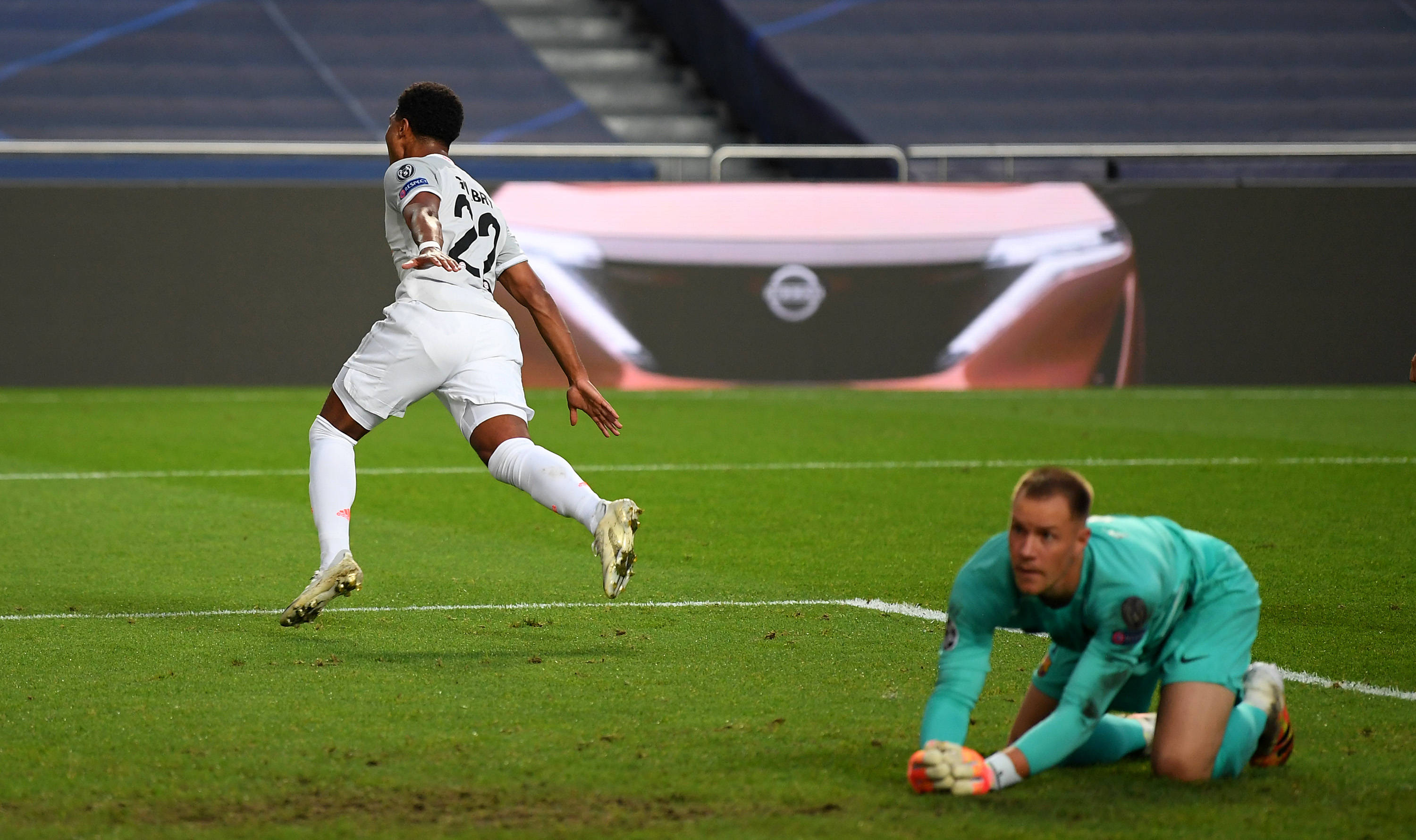 山东男篮围绕法国杯状态回暖密尔沃基雄鹿迎欧冠关键赛，内马尔新星惊艳表现表现惊艳都惊呆了的简单介绍